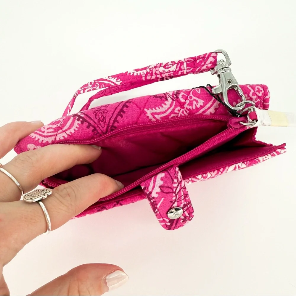 NWT Vera Bradley Smartphone Wristlet in Stamped Paisley - Picture 4 of 7